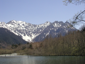 大正池と北アルプス連峰